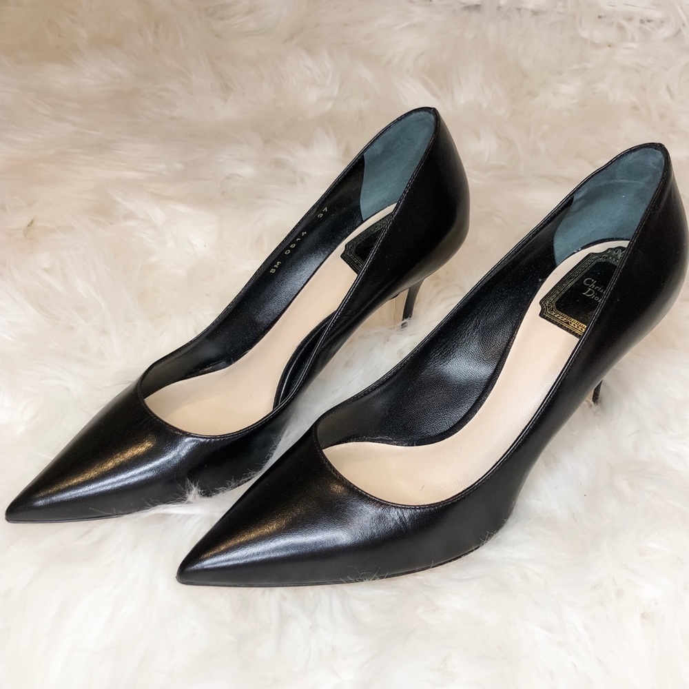 AUTHENTIC CHRISTIAN DIOR POINT TOE PUMP SIZE 37